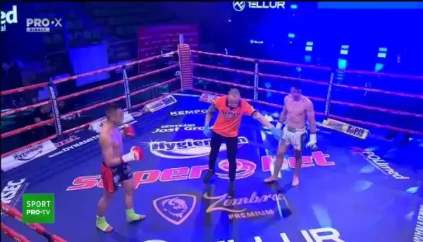 Prima victorie pentru Steaua: Luptatorul din gala lui Morosanu si-a umplut adversarul de sange! VIDEO