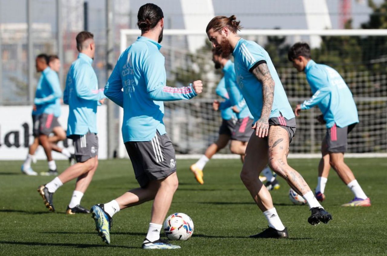 Probleme URIASE la Madrid! Prelungirea contractului lui Sergio Ramos, din nou in impas! Ce echipe asteapta sa-l