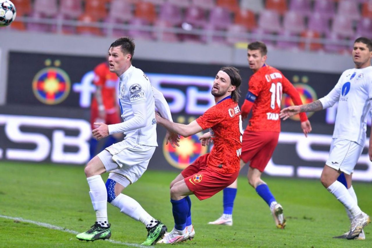 Razvan Lucescu, impresionat de un titular de la FCSB!