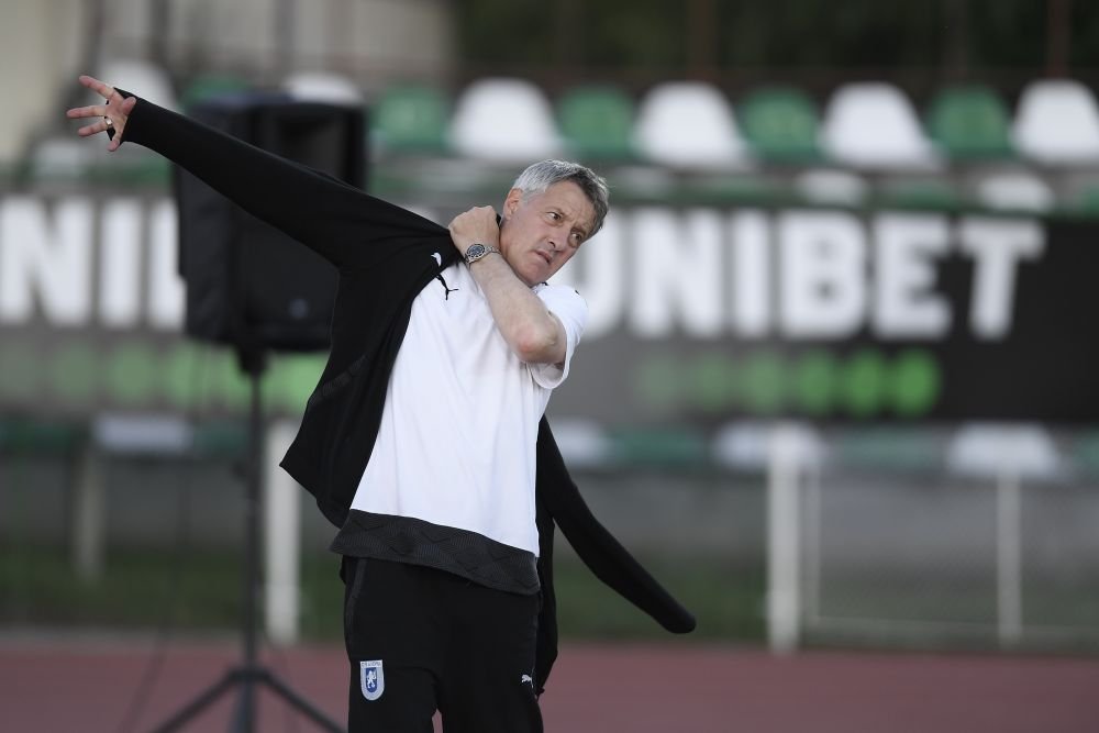 Supriza uriasa la Dinamo! Fanii vor sa aduca un fost antrenor al Stelei si al Rapidului! Cu cine negociaza suporterii, dupa ce Mircea Rednic i-a refuzat_2