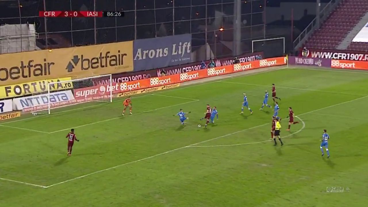 Tu sigur esti islandez, baiatu' meu? :)) Sigurjonsson, assist MAGNIFIC pentru Deac in meciul CFR-ului! Pasa BRAZILIANA care i-a lasat masca pe colegi_4