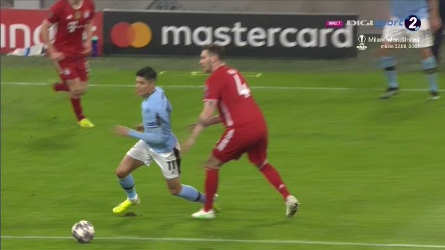 A incercat sa-l pacaleasca pe Istvan Kovacs la Bayern - Lazio! Romanul s-a enervat si a reactionat imediat! Ce decizie a luat_13