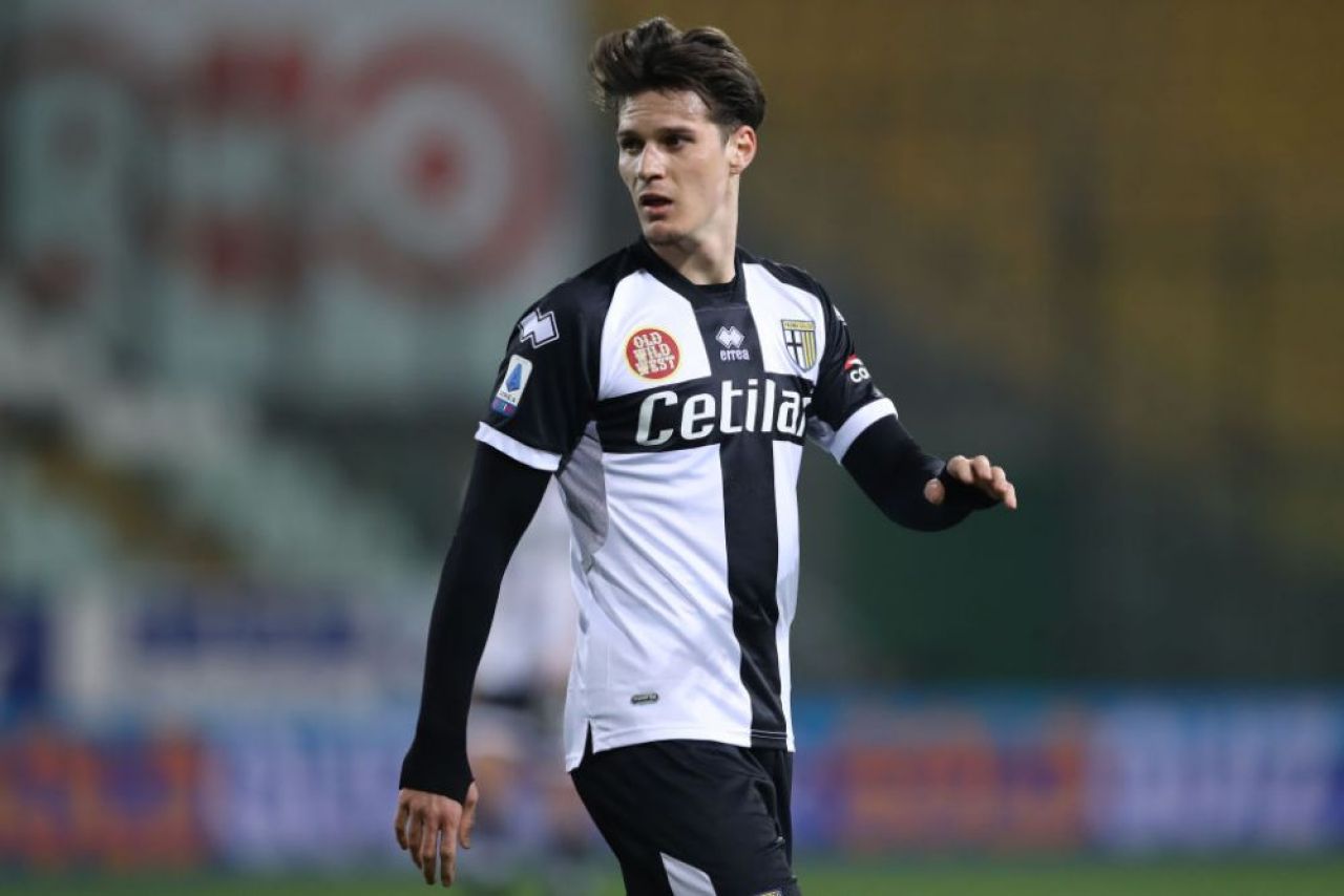 Dennis Man impresioneaza din prima luna la Parma! Clasamentul important in care a fost inclus fotbalistul roman_4