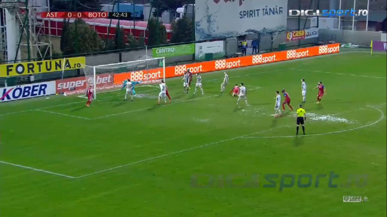 VIDEO | SUPER-EXECUTIE la Giurgiu! Papa de la Botosani a trimis o bomba in vinclul portii_4