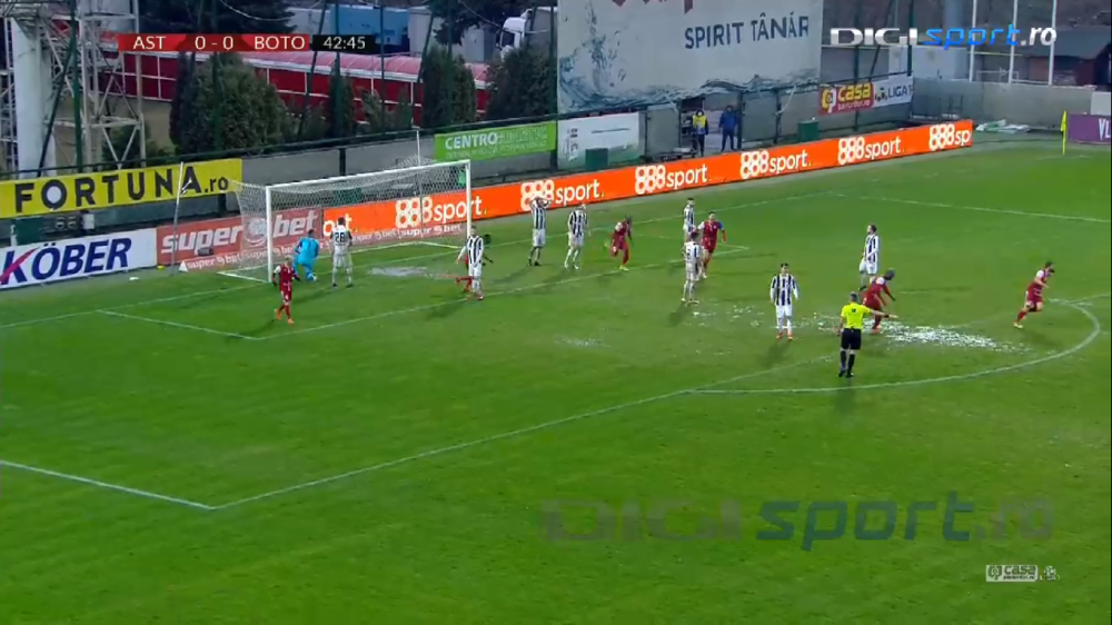 VIDEO |  SUPER-EXECUTIE la Giurgiu! Papa de la Botosani a trimis o bomba in vinclul portii_6