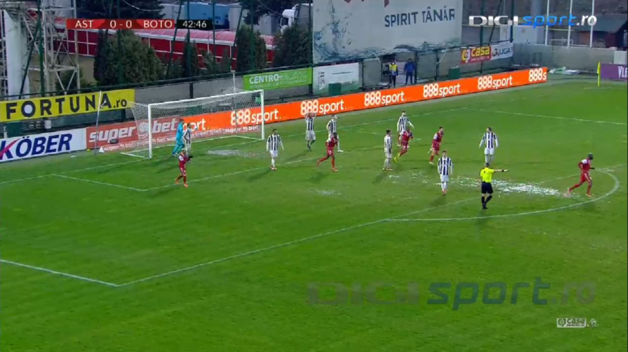 VIDEO | SUPER-EXECUTIE la Giurgiu! Papa de la Botosani a trimis o bomba in vinclul portii_7