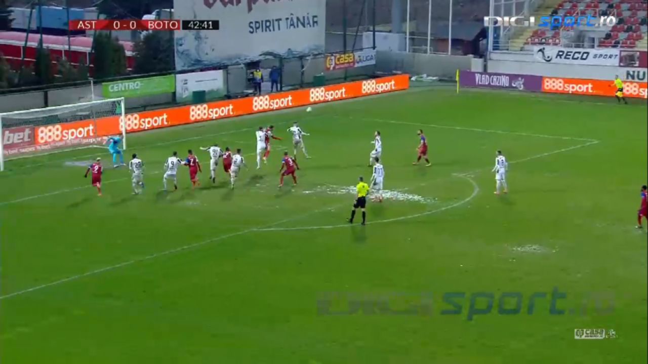 VIDEO | SUPER-EXECUTIE la Giurgiu! Papa de la Botosani a trimis o bomba in vinclul portii_12