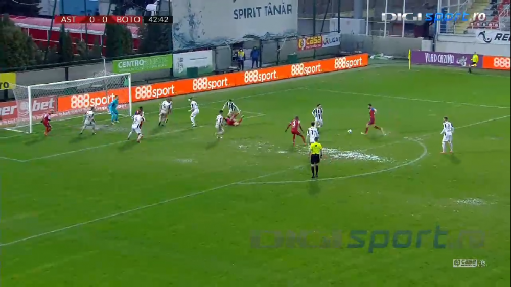 VIDEO |  SUPER-EXECUTIE la Giurgiu! Papa de la Botosani a trimis o bomba in vinclul portii_14