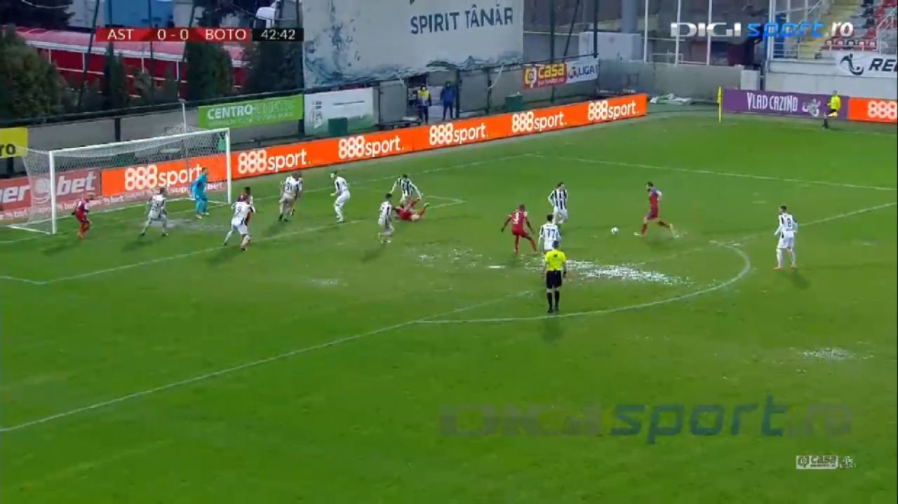 VIDEO | SUPER-EXECUTIE la Giurgiu! Papa de la Botosani a trimis o bomba in vinclul portii_14