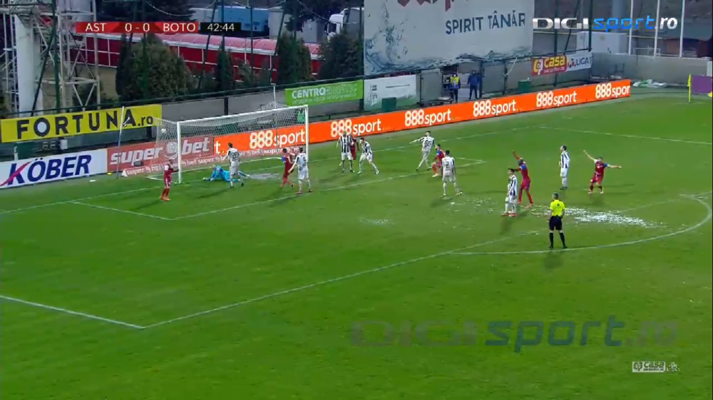 VIDEO |  SUPER-EXECUTIE la Giurgiu! Papa de la Botosani a trimis o bomba in vinclul portii_16