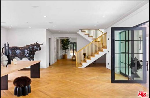 Rihanna si-a cumparat o casa in Beverly Hills! Suma HALUCINANTA cheltuita de artista cu o avere de 550 de milioane de dolari_3
