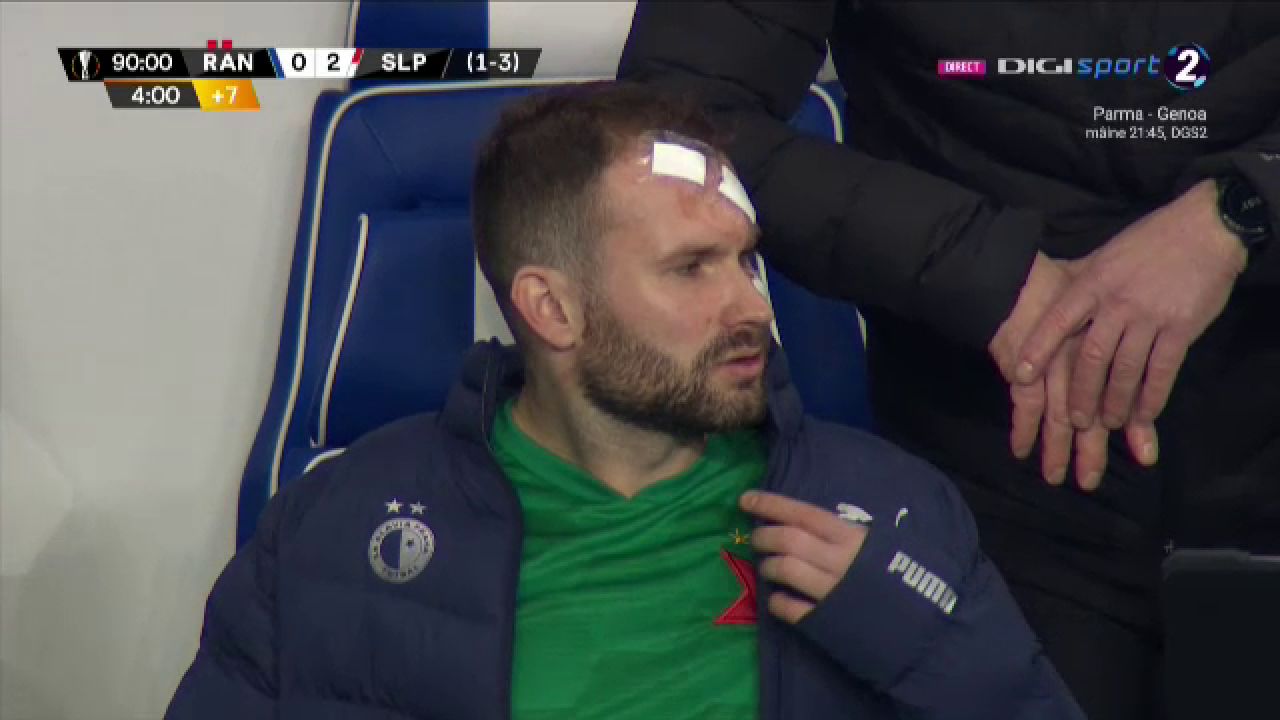 Atentie, imagini socante! Atac monstruos: i-a spart capul pur si simplu cu o lovitura dementa in Rangers - Slavia! Cum arata capul portarului dupa atac_2