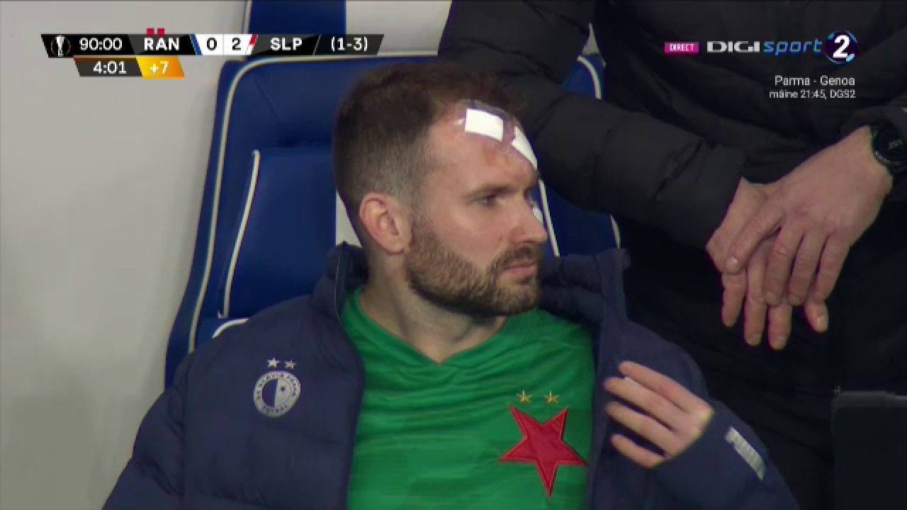 Atentie, imagini socante! Atac monstruos: i-a spart capul pur si simplu cu o lovitura dementa in Rangers - Slavia! Cum arata capul portarului dupa atac_4