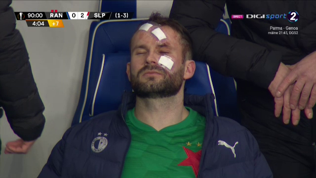 Atentie, imagini socante! Atac monstruos: i-a spart capul pur si simplu cu o lovitura dementa in Rangers - Slavia! Cum arata capul portarului dupa atac_9