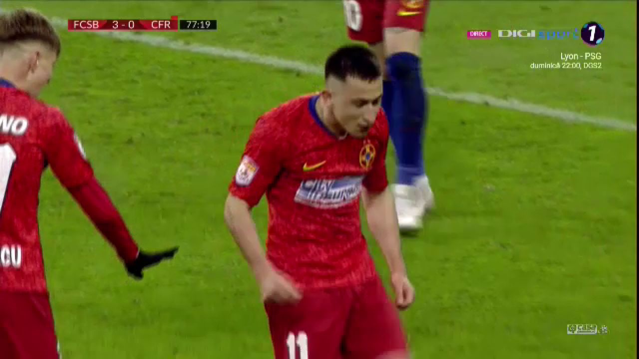 Momente INCREDIBILE pe National Arena dupa golul lui Morutan! MM a luat bannerul sponsorului si a inceput sa ALERGE prin tribuna! Morutan si Popescu au inceput sa danseze ca ROBOTII!_20