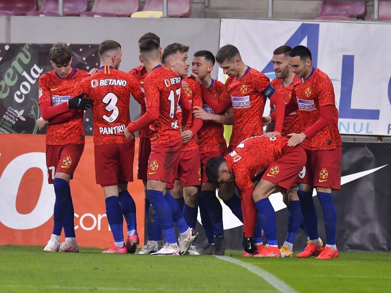 Unul dintre jucatorii lui Becali a intervenit in razboiul dintre CSA si FCSB!
