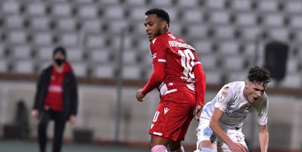 EXCLUSIV | Au adus prieteni de-ai fotbalistilor, nicidecum fotbalisti! Transferurile facute de Dinamo, criticate dur de un fost jucator