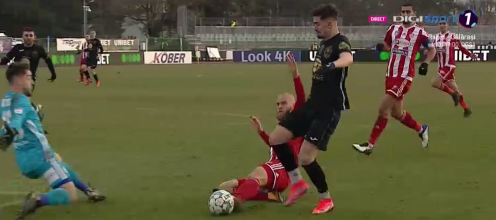 Popa a facut-o DIN NOU: pe el nici VAR-ul nu-l vindeca! Gafa halucinanta in Sepsi - Gaz Metan! Pentru ce a putut sa dea penalty_2