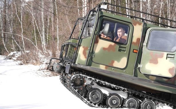 Sunt imaginile care fac inconjurul lumii! Putin, filmat in timp ce conducea un TANC! Ce a putut sa faca presedintele Rusiei_2