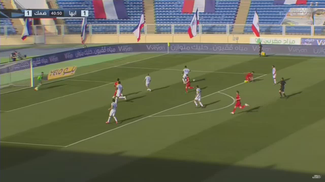 Moment uluitor la meciul lui Budescu din Arabia Saudita! E faza care va face inconjurul lumii! Erau 6 contra 2, dar totul s-a terminat cu gol la poarta cealalta!_3