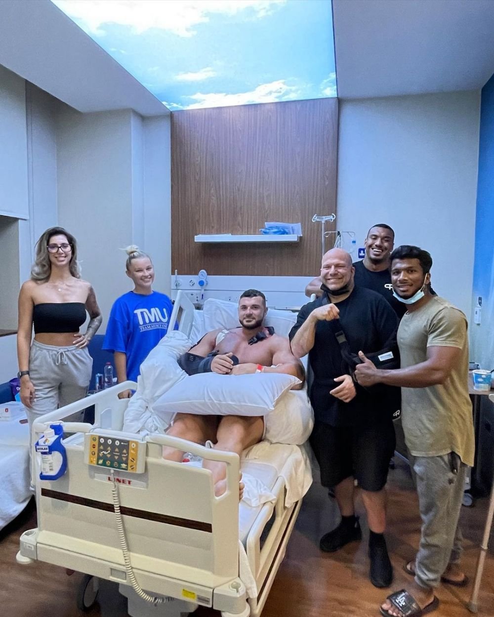 Primele imagini cu sportivul care si-a DISTRUS pieptul la antrenamente! Cum arata dupa operatia suferita si ce i-au spus medicii! Detalii cu impact emotional_2