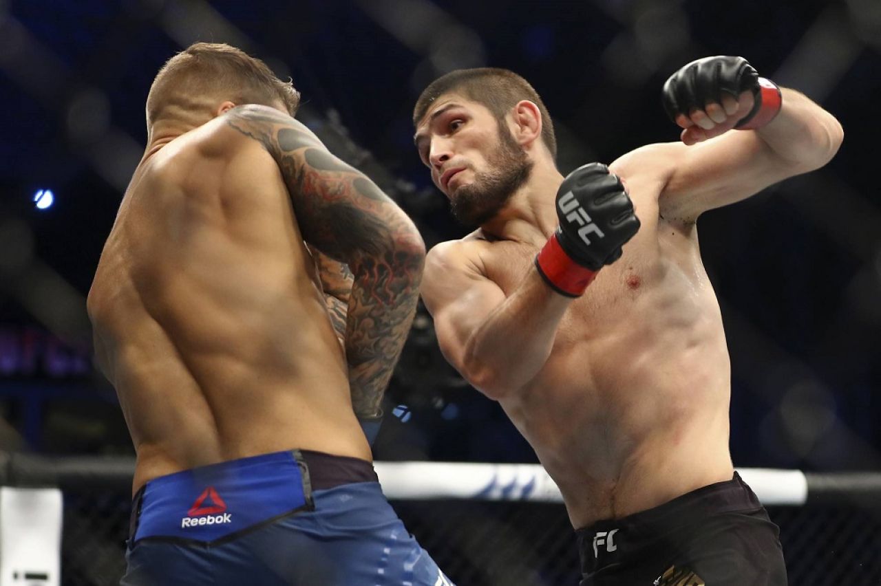 Povestea HALUCINANTA a Khabib Nurmagomedov! In copilarie era pus sa se bata cu ursii!