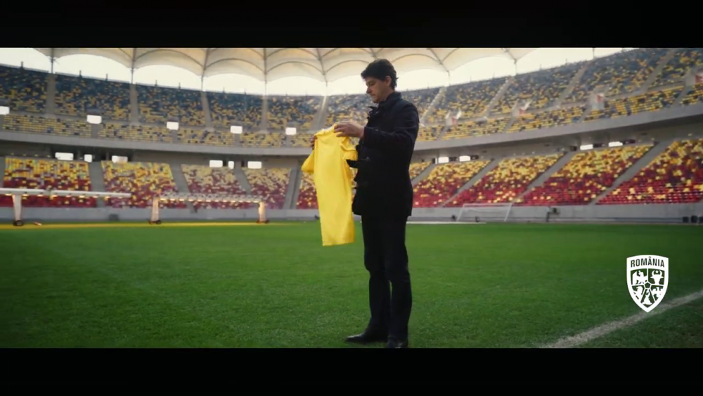 A aparut NOUL TRICOU al nationalei Romaniei! Hagi si Popescu ul prezinta! Cum arata noul echipament_3