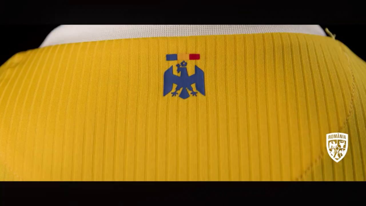 A aparut NOUL TRICOU al nationalei Romaniei! Hagi si Popescu ul prezinta! Cum arata noul echipament_9