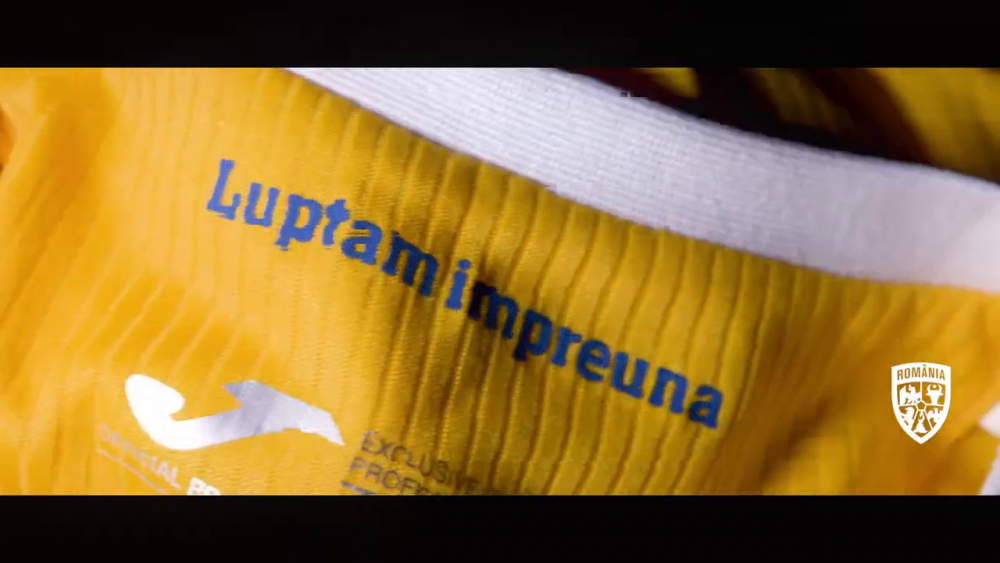 A aparut NOUL TRICOU al nationalei Romaniei! Hagi si Popescu ul prezinta! Cum arata noul echipament_10