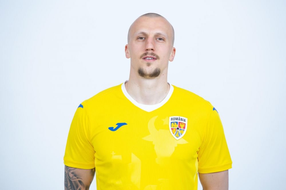A aparut NOUL TRICOU al nationalei Romaniei! Hagi si Popescu ul prezinta! Cum arata noul echipament_14