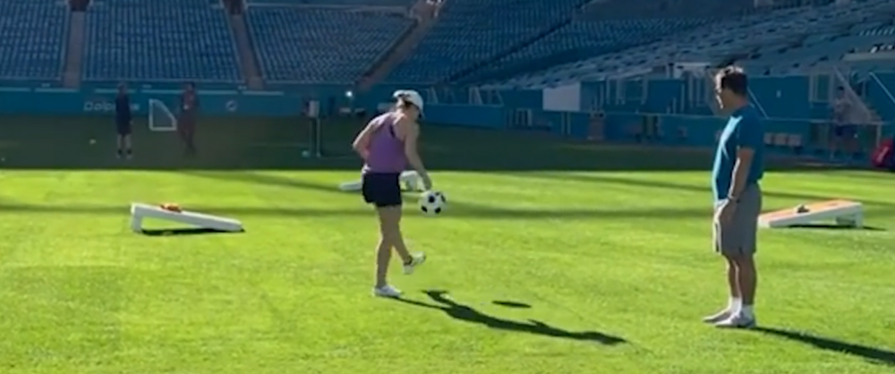 Fantastic! 'Ronaldinho' Halep a tinut mingea de 80 de ori in 50 de secunde! Fotbalistii din Liga 1 ar trebui sa fie invidiosi pe ea_2