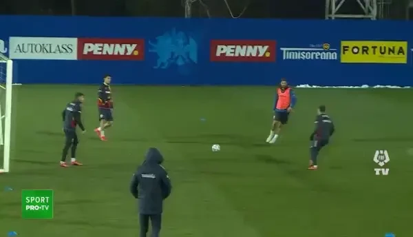 Mihaila, gol DE SENZATIE la antrenamente! Reusita cu care i-a blocat semnalul lui Radoi! :) Lazar a ramas mut la golul starului de la Parma