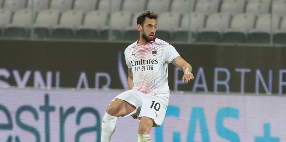 Dorit de Manchester United, Hakan Calhanoglu a facut anuntul! La ce club viseaza sa joace si care sunt sansele sa continue la Milan_5