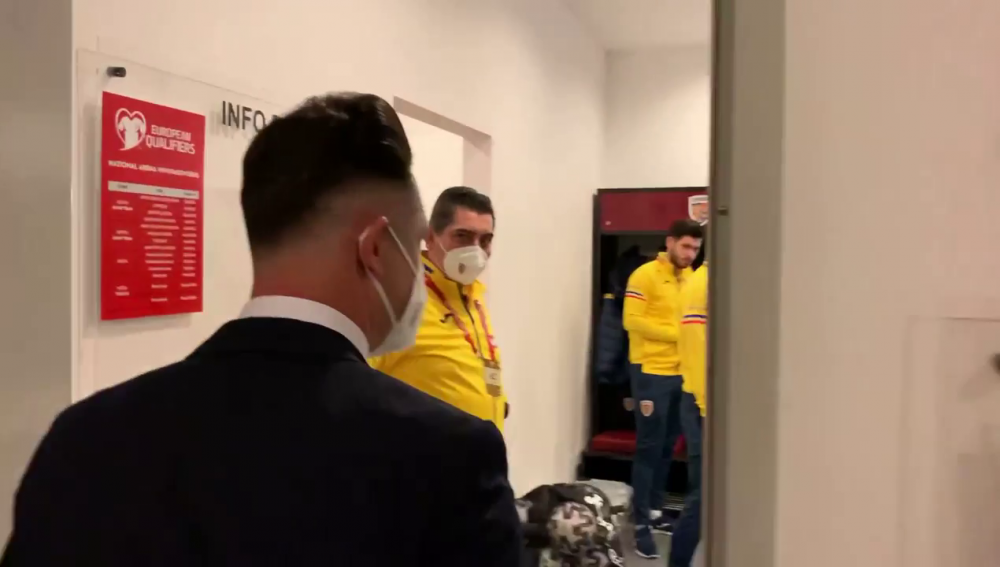Moment INCREDIBIL inainte de Romania - Macedonia! Radoi a obtinut al doilea test negativ si a intrat peste jucatori in vestiar! Ce reactie au avut_3