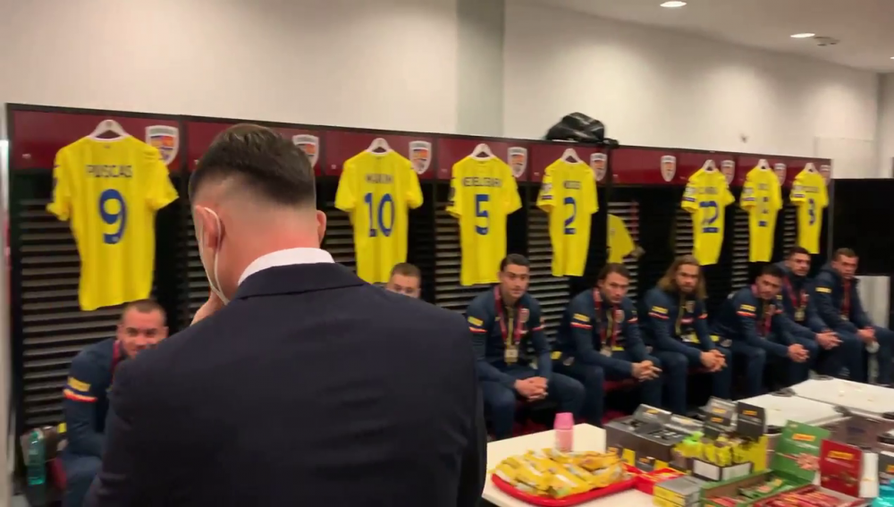 Moment INCREDIBIL inainte de Romania - Macedonia! Radoi a obtinut al doilea test negativ si a intrat peste jucatori in vestiar! Ce reactie au avut_13