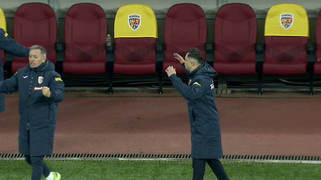 EXCLUSIV | ASTA e momentul care le-a scapat camerelor! Trairi INCREDIBILE pentru Radoi dupa golul lui Hagi! Ce a putut sa-i faca