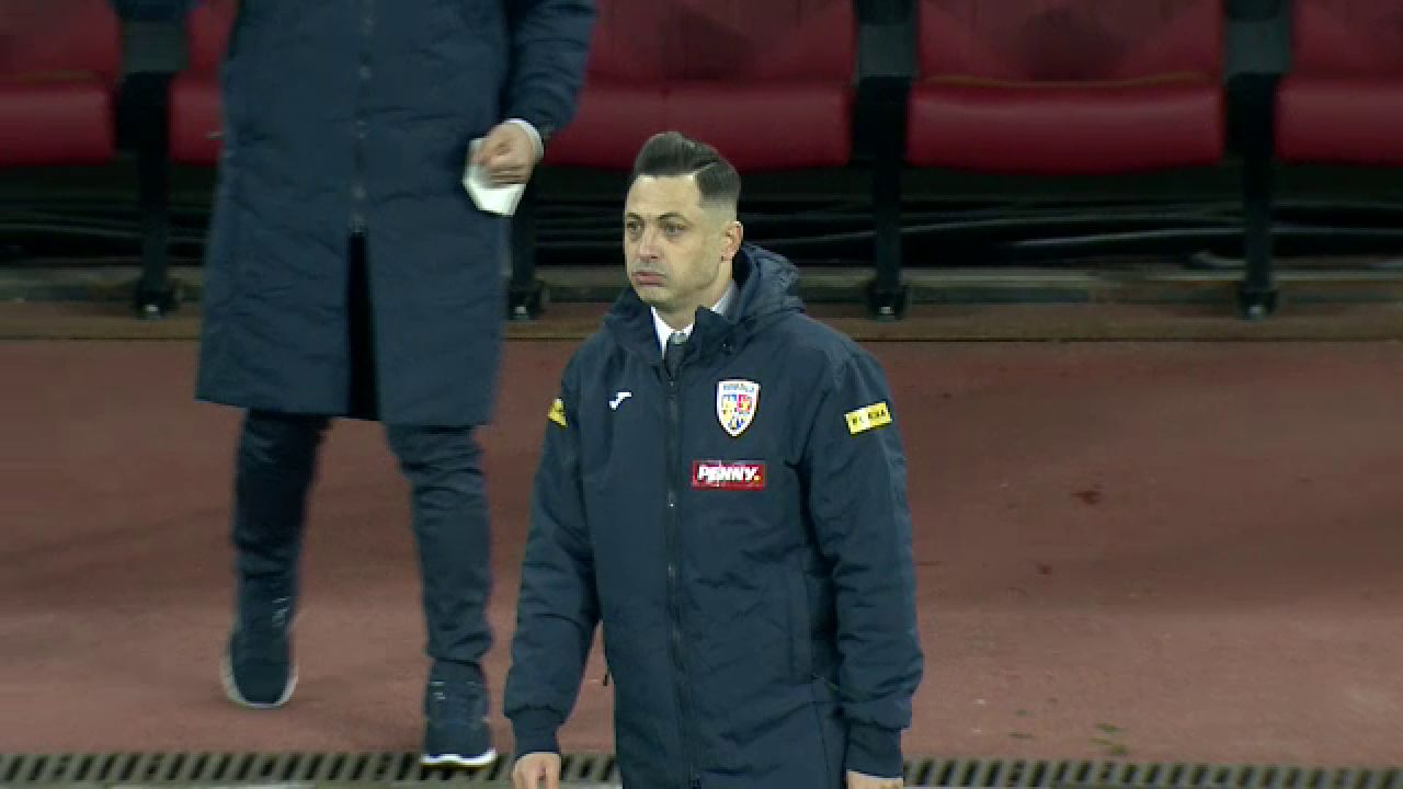 EXCLUSIV | ASTA e momentul care le-a scapat camerelor! Trairi INCREDIBILE pentru Radoi dupa golul lui Hagi! Ce a putut sa-i faca_3