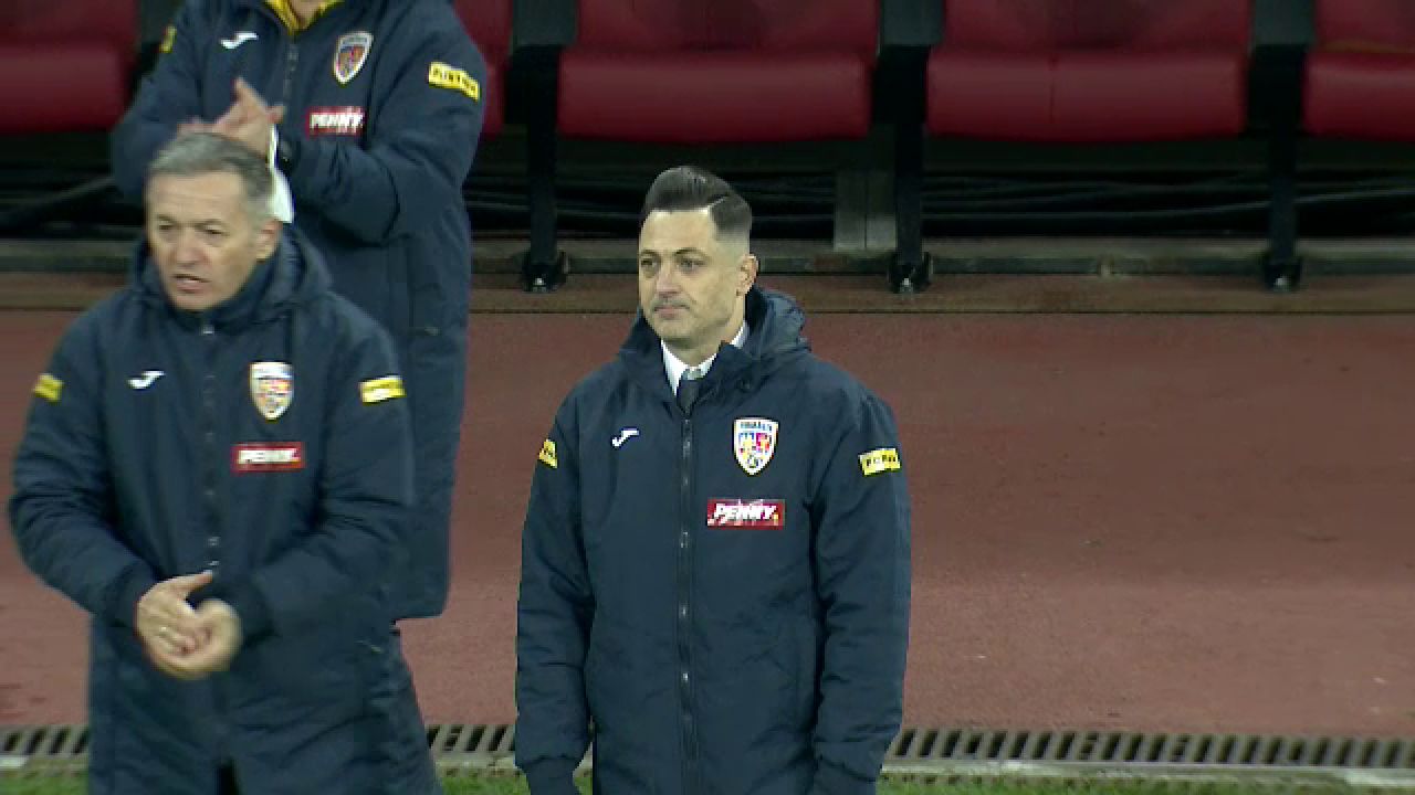 EXCLUSIV | ASTA e momentul care le-a scapat camerelor! Trairi INCREDIBILE pentru Radoi dupa golul lui Hagi! Ce a putut sa-i faca_5