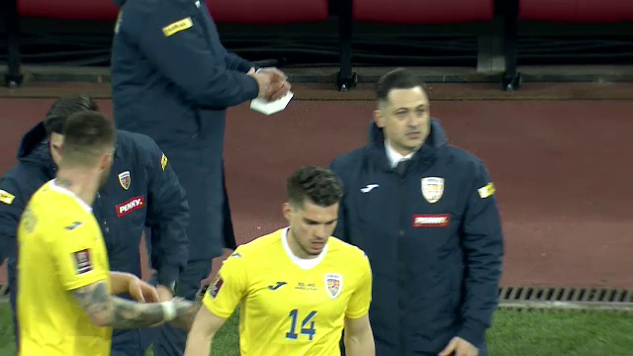 EXCLUSIV | ASTA e momentul care le-a scapat camerelor! Trairi INCREDIBILE pentru Radoi dupa golul lui Hagi! Ce a putut sa-i faca_11