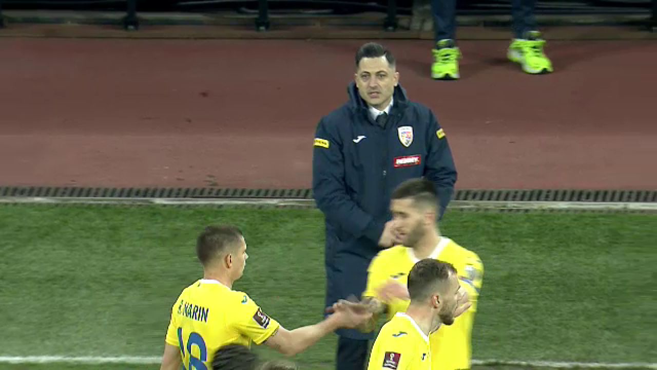 EXCLUSIV | ASTA e momentul care le-a scapat camerelor! Trairi INCREDIBILE pentru Radoi dupa golul lui Hagi! Ce a putut sa-i faca_15