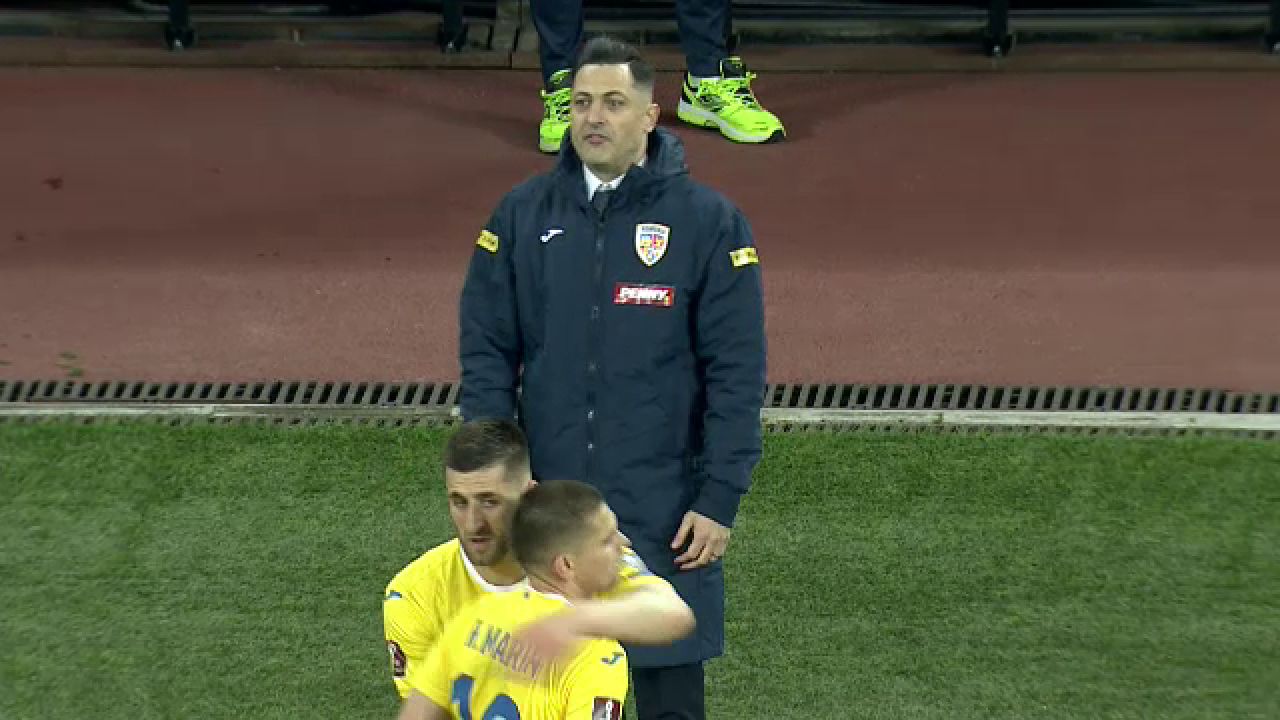 EXCLUSIV | ASTA e momentul care le-a scapat camerelor! Trairi INCREDIBILE pentru Radoi dupa golul lui Hagi! Ce a putut sa-i faca_16