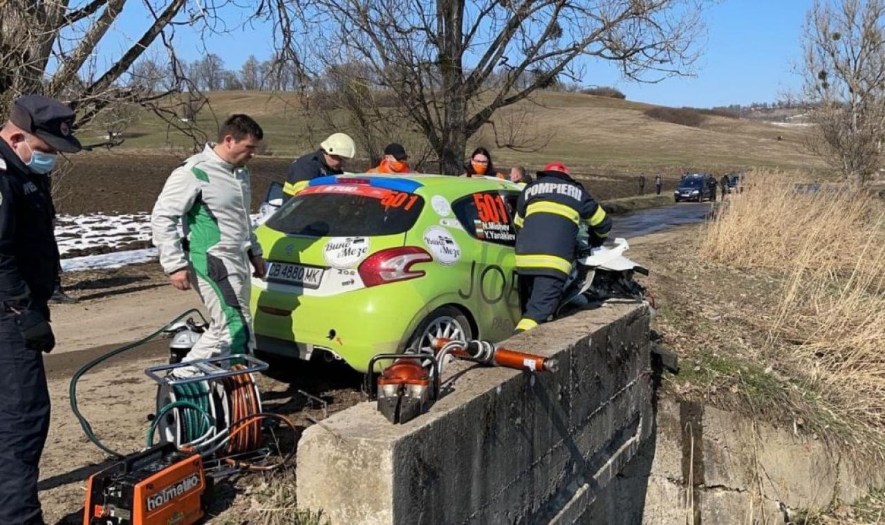 Accident HORROR in Raliul Brasovului! Echipajul SMURD a ajuns in 90 de secunde! Copilotul si-a fracturat ambele picioare_2