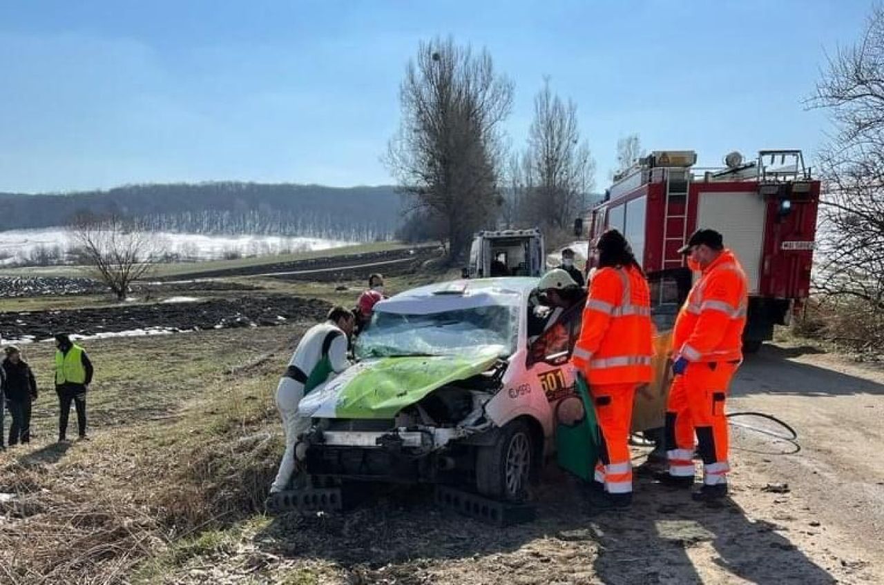 Accident HORROR in Raliul Brasovului! Echipajul SMURD a ajuns in 90 de secunde! Copilotul si-a fracturat ambele picioare_3