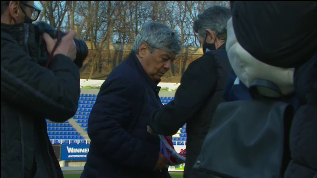 EXCLUSIV | Lucescu, aproape sa PLANGA la momentul de reculegere dinaintea meciului cu Dinamo! A fost premiat de Multescu. Fanii din DDB au strans aproape 260 000 de euro!_20