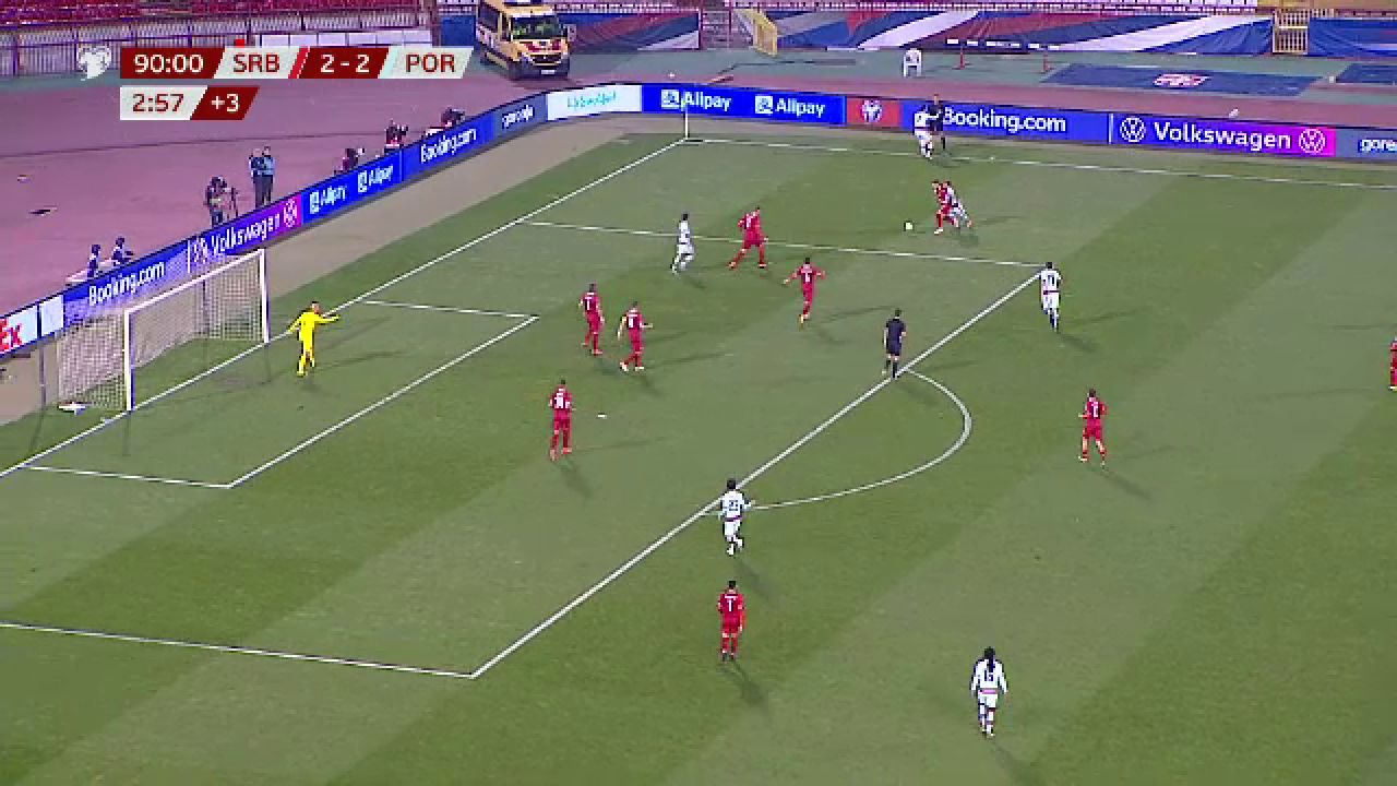 Ronaldo s-a INFURIAT si a PLECAT de pe teren inainte de finalul meciului! A trantit banderola dupa ce a fost FURAT! Imaginile care fac inconjurul lumii_16