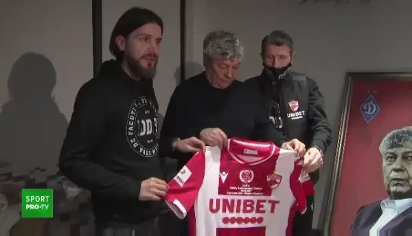 Momente de senzatie pentru Lucescu la Kiev, alaturi de dinamovisti! A primit cadou un tablou URIAS, dar a luat pe toata lumea prin surprindere! Ce a facut cu panza