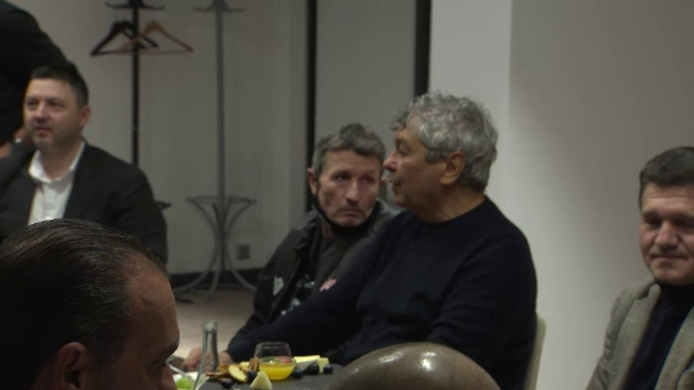 Momente de senzatie pentru Lucescu la Kiev, alaturi de dinamovisti! A primit cadou un tablou URIAS, dar a luat pe toata lumea prin surprindere! Ce a facut cu panza_5