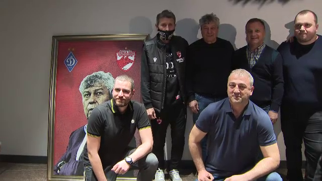 Momente de senzatie pentru Lucescu la Kiev, alaturi de dinamovisti! A primit cadou un tablou URIAS, dar a luat pe toata lumea prin surprindere! Ce a facut cu panza_12