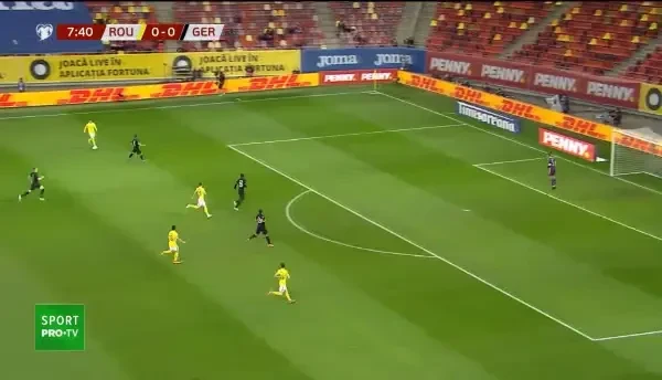 Keseru primeste in interiorul careului dar suteaza mult PESTE POARTA