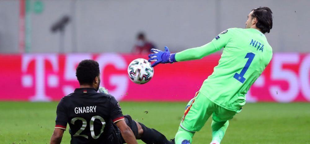 Nita, FABULOS in poarta Romaniei cu monstrii lui Low! Interventii SENZATIONALE ale portarului roman